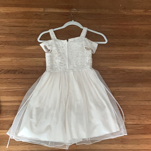 Kids dress. - Picture 2 of 2